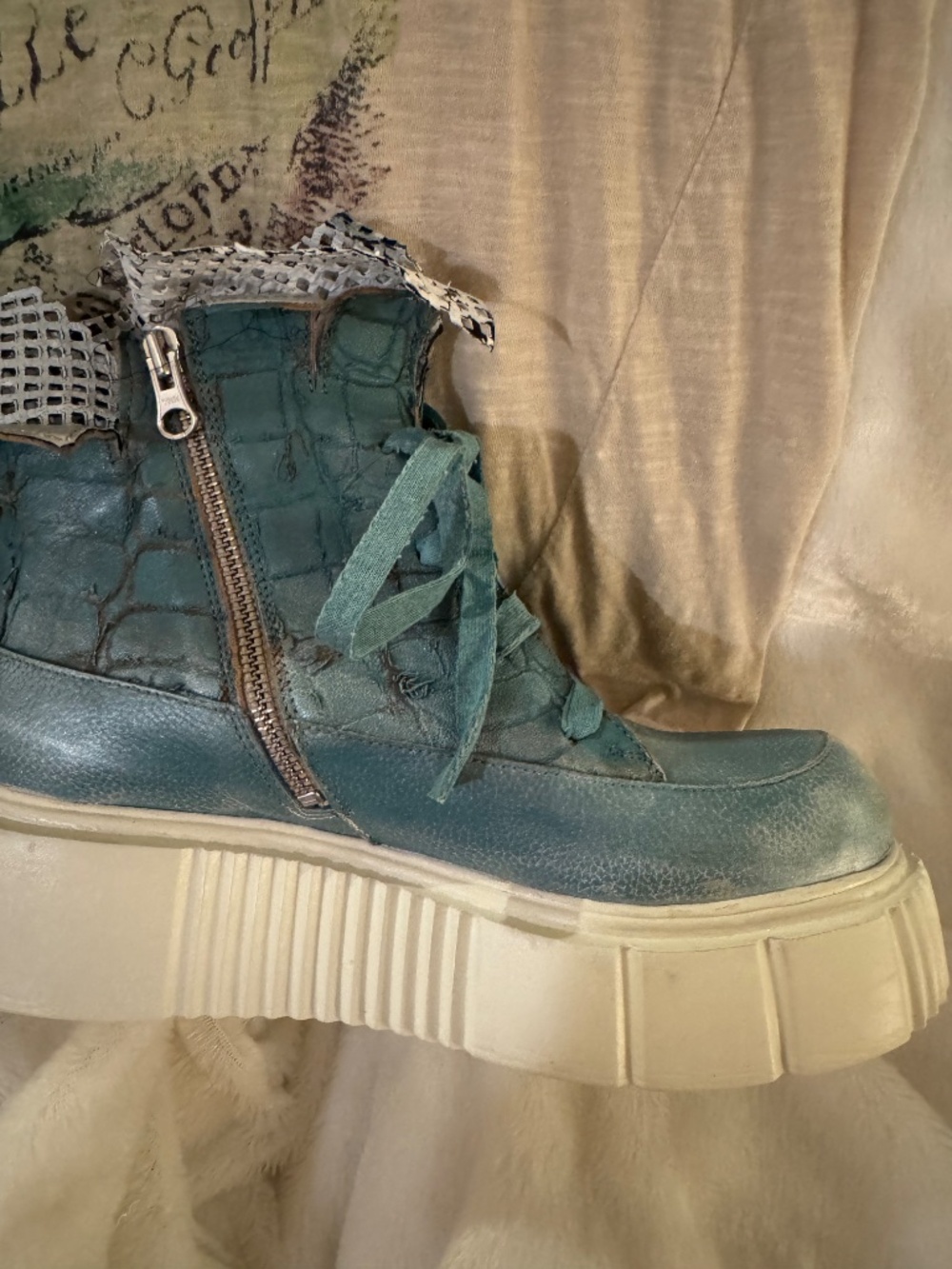 Papucei shoes + necklace - Picture 4 of 9